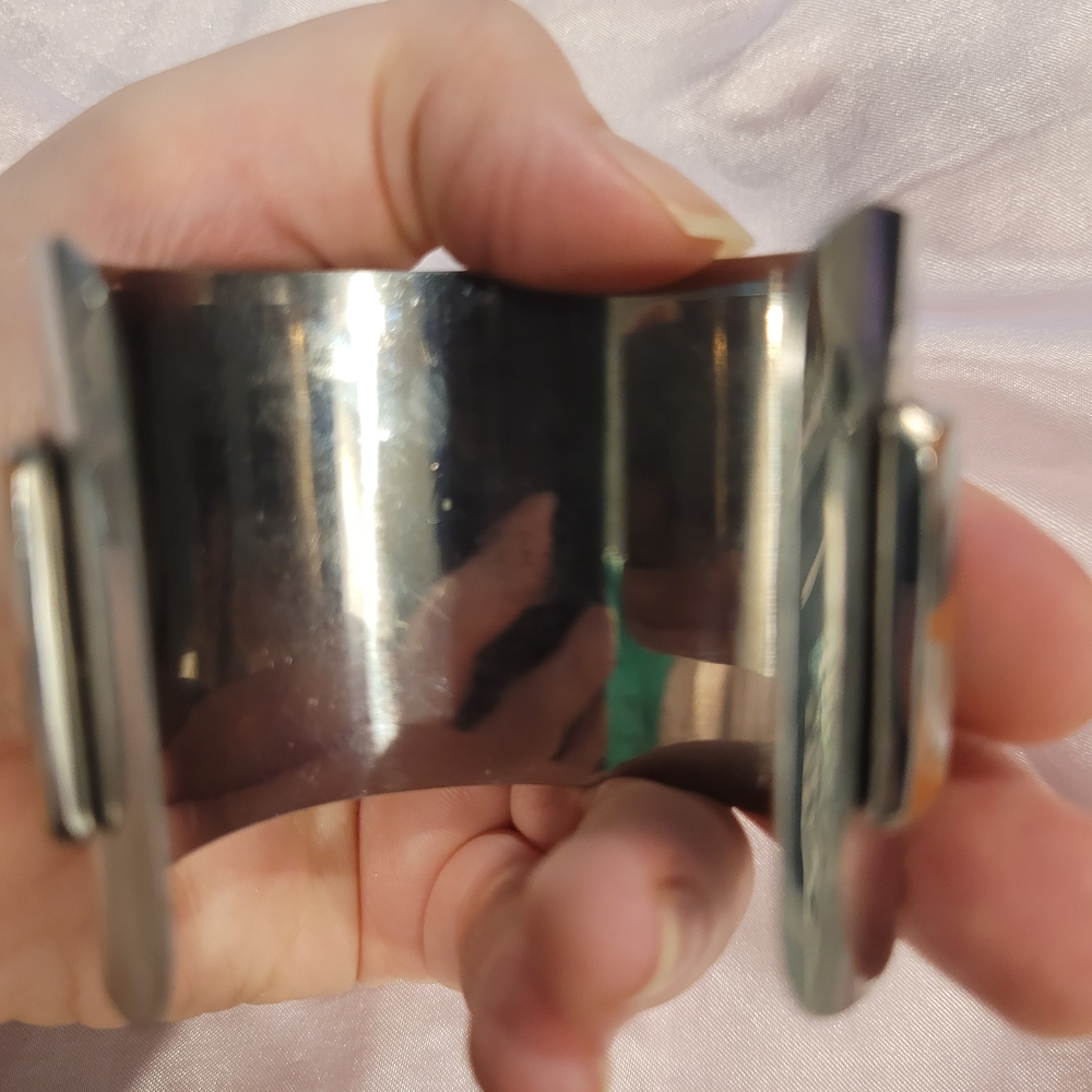 Abalone Shell And MOP Patterned Bangle - Picture 3 of 4